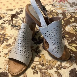 BORN Diamond Cut Leather Strappy Heels Sandals 7